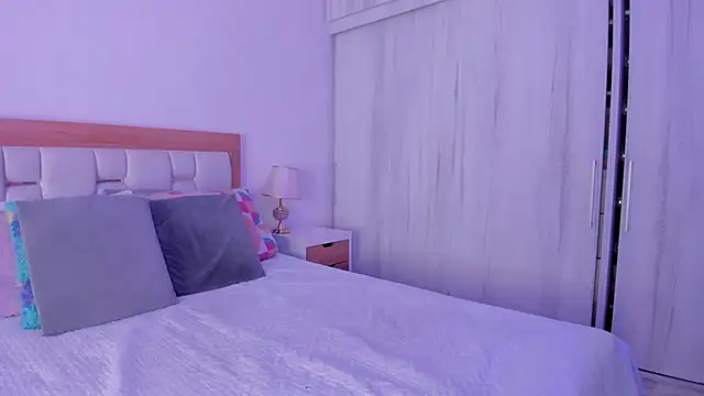 mia hank online show from 26, 10, 2025