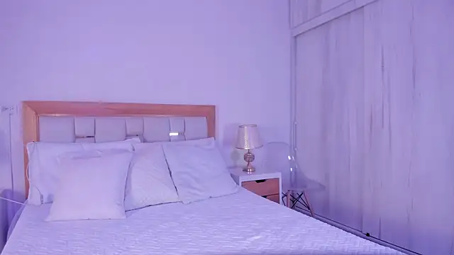 mia hank online show from 27, 2, 2026