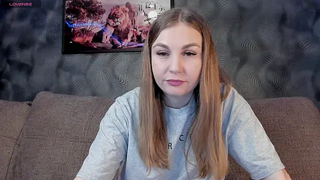 CassieMils online show from 12, 2, 2025