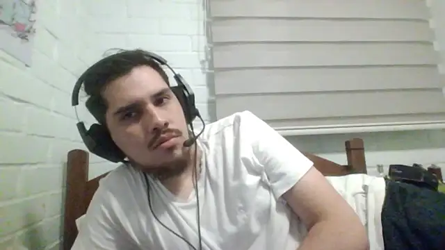 Snapshot of hung_weeb chatting on 9, 12, 2024 hung weeb online show from 9, 12, 2024