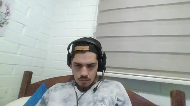 Snapshot of hung_weeb chatting on 10, 12, 2024 hung weeb online show from 10, 12, 2024