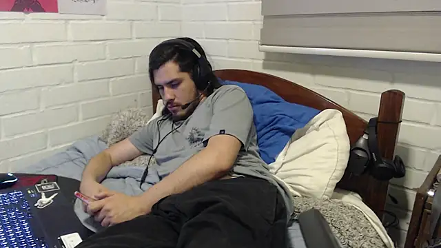 Snapshot of hung_weeb chatting on 19, 12, 2024 hung weeb online show from 19, 12, 2024