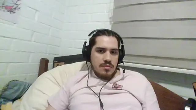 Snapshot of hung_weeb chatting on 18, 1, 2025 hung weeb online show from 18, 1, 2025