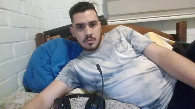 Snapshot of hung_weeb chatting on 22, 1, 2025 hung weeb online show from 22, 1, 2025