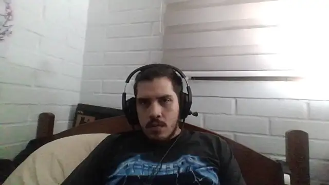 Snapshot of hung_weeb chatting on 10, 3, 2025 hung weeb online show from 10, 3, 2025