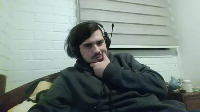 Snapshot of hung_weeb chatting on 30, 5, 2026 hung weeb online show from 30, 5, 2026