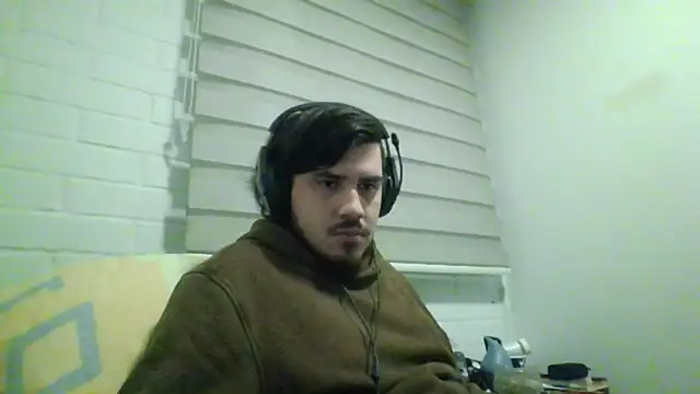 Snapshot of hung_weeb chatting on 3, 6, 2026 hung weeb online show from 3, 6, 2026