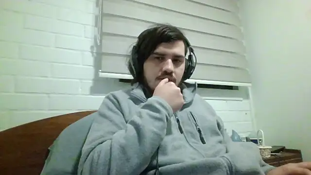 Snapshot of hung_weeb chatting on 15, 6, 2026 hung weeb online show from 15, 6, 2026