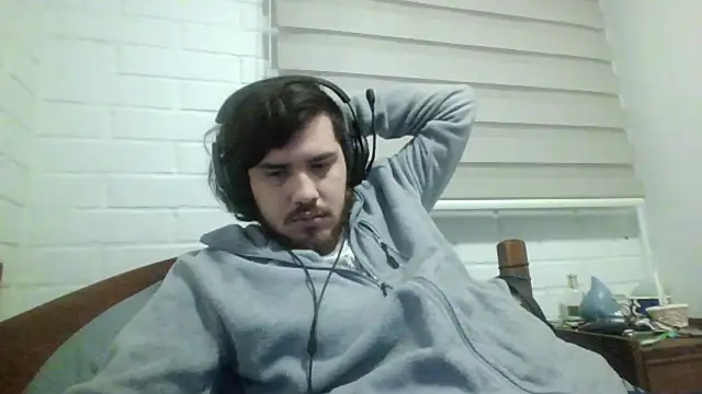 Snapshot of hung_weeb chatting on 16, 6, 2026 hung weeb online show from 16, 6, 2026