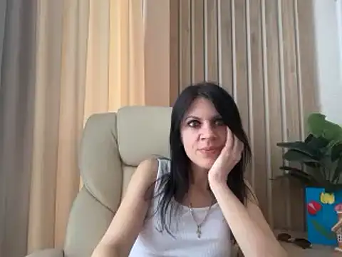 Snapshot of InjaAtHome chatting on 7, 5, 2026 InjaAtHome online show from 7, 5, 2026