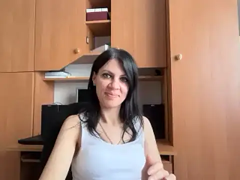 Snapshot of InjaAtHome chatting on 9, 5, 2026 InjaAtHome online show from 9, 5, 2026