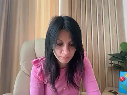 Snapshot of InjaAtHome chatting on 22, 5, 2026 InjaAtHome online show from 22, 5, 2026
