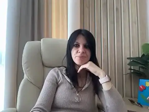 Snapshot of InjaAtHome chatting on 28, 5, 2026 InjaAtHome online show from 28, 5, 2026