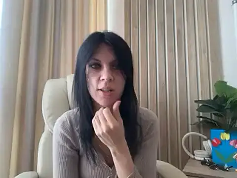 Snapshot of InjaAtHome chatting on 5, 6, 2026 InjaAtHome online show from 5, 6, 2026