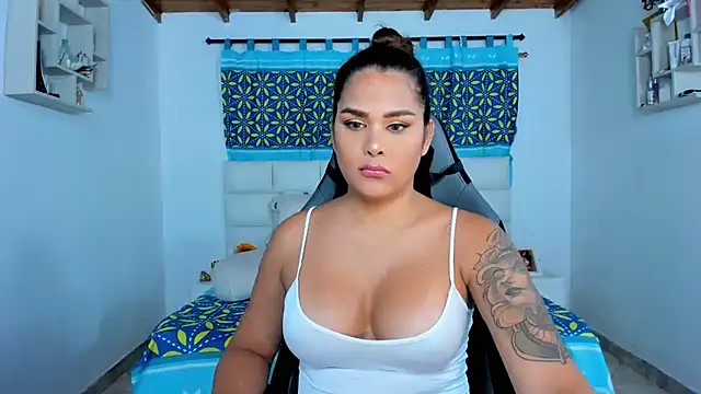 Snapshot of shadia-orozco chatting on 11, 2, 2025 shadia-orozco online show from 11, 2, 2025