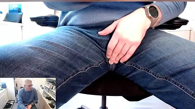 Snapshot of RicRockhard chatting on 25, 10, 2025 RicRockhard online show from 25, 10, 2025