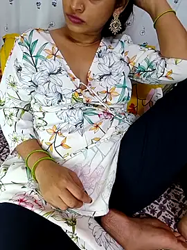 Snapshot of Beautifulsex4u chatting on 21, 10, 2025 Beautifulsex4u online show from 21, 10, 2025