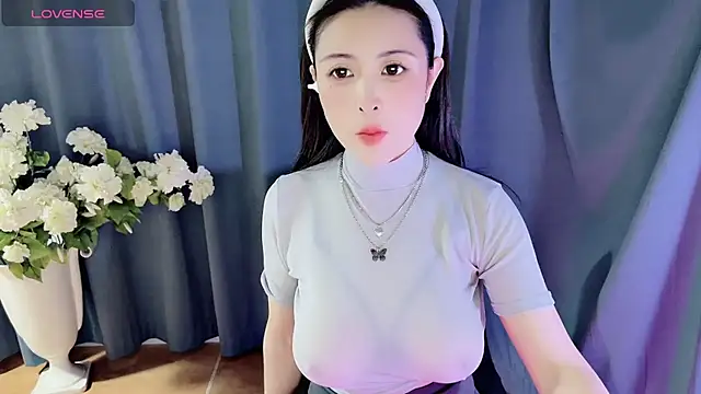 candy-yiyi online show from 10, 1, 2025