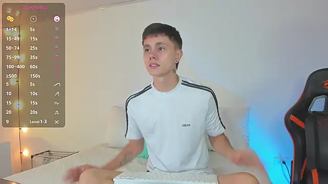 Snapshot of DustinLevine chatting on 25, 2, 2025 DustinLevine online show from 25, 2, 2025