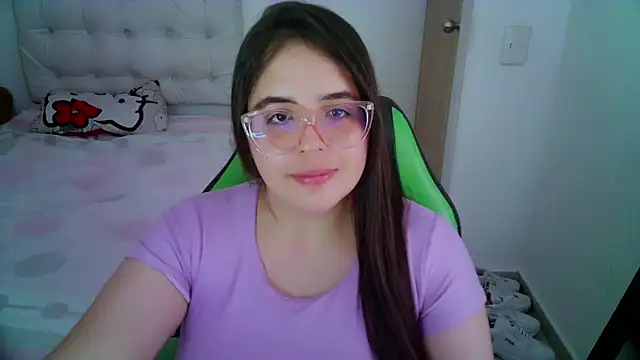 Snapshot of _alicia_z chatting on 13, 12, 2024 alicia z online show from 13, 12, 2024