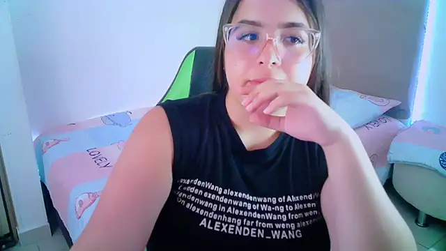 Snapshot of _alicia_z chatting on 28, 1, 2025 alicia z online show from 28, 1, 2025