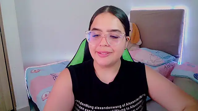 Snapshot of _alicia_z chatting on 6, 2, 2025 alicia z online show from 6, 2, 2025