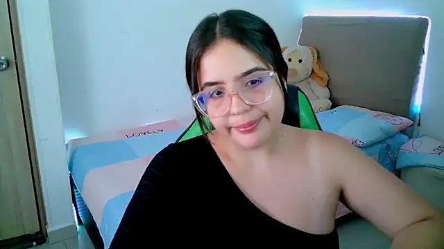 Snapshot of _alicia_z chatting on 15, 2, 2025 alicia z online show from 15, 2, 2025