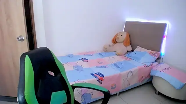 Snapshot of _alicia_z chatting on 25, 2, 2025 alicia z online show from 25, 2, 2025