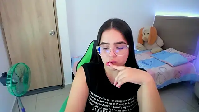 Snapshot of _alicia_z chatting on 28, 2, 2025 alicia z online show from 28, 2, 2025