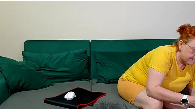 Snapshot of JoannaAndNeighbour chatting on 6, 5, 2026 JoannaAndNeighbour online show from 6, 5, 2026