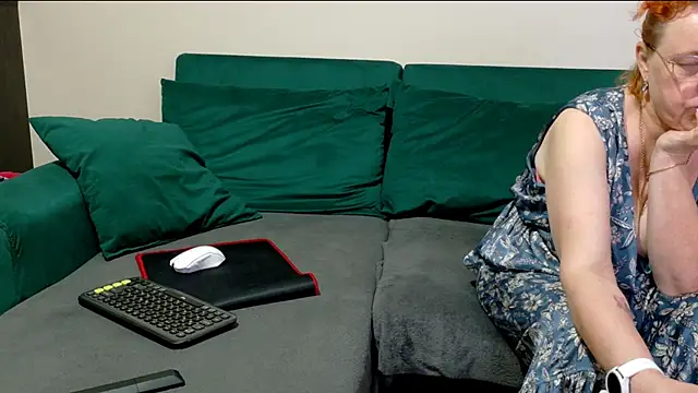 Snapshot of JoannaAndNeighbour chatting on 18, 5, 2026 JoannaAndNeighbour online show from 18, 5, 2026