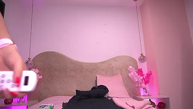 zzoe  online show from 7, 3, 2026