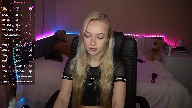 AmandaFiree online show from 19, 10, 2025