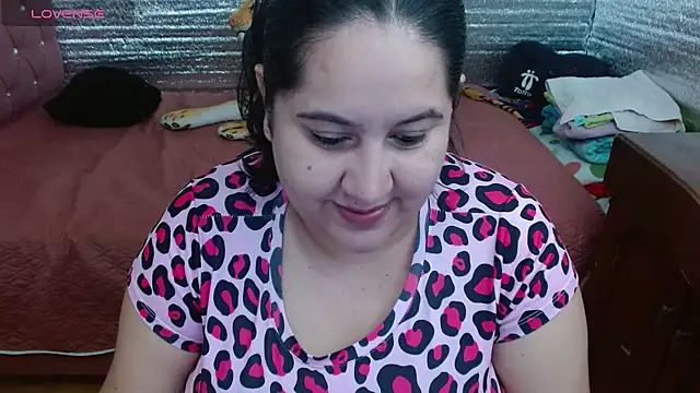 Snapshot of EMILY-NESSA chatting on 23, 9, 2025 EMILY-NESSA online show from 23, 9, 2025