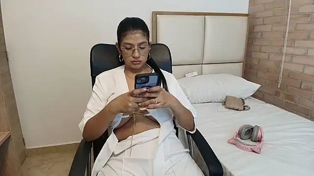 sara2520 online show from 19, 4, 2026