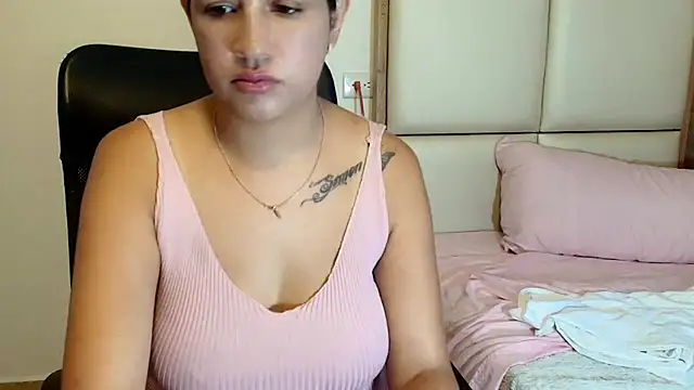 Snapshot of sara2520 chatting on 1, 5, 2026 sara2520 online show from 1, 5, 2026