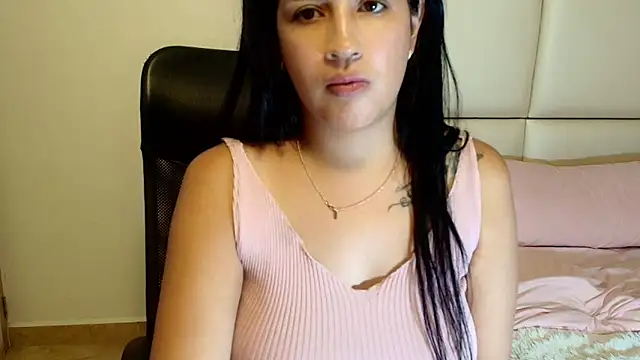 Snapshot of sara2520 chatting on 6, 5, 2026 sara2520 online show from 6, 5, 2026