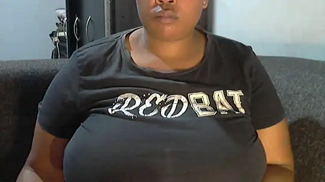 Snapshot of Sexy-queen99xx chatting on 16, 4, 2026 Sexy-queen99xx online show from 16, 4, 2026