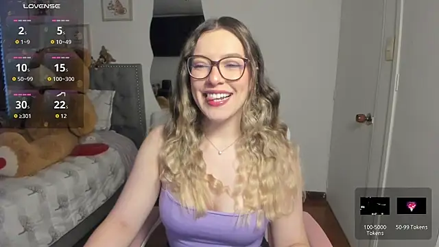 Snapshot of samysweet_8 chatting on 4, 4, 2026 samysweet 8 online show from 4, 4, 2026