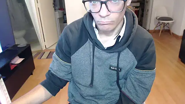 Snapshot of guachin_hunk chatting on 8, 5, 2026 guachin hunk online show from 8, 5, 2026