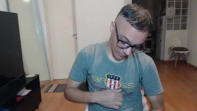 Snapshot of guachin_hunk chatting on 14, 5, 2026 guachin hunk online show from 14, 5, 2026