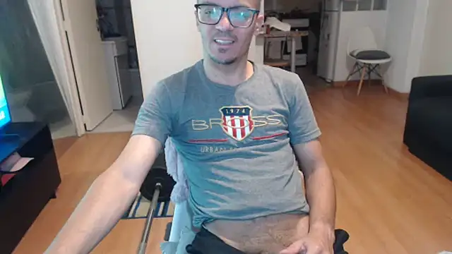 Snapshot of guachin_hunk chatting on 4, 6, 2026 guachin hunk online show from 4, 6, 2026