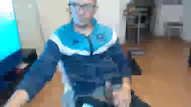 Snapshot of guachin_hunk chatting on 5, 6, 2026 guachin hunk online show from 5, 6, 2026