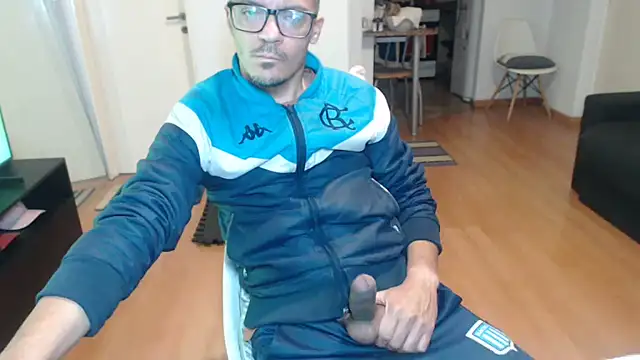 Snapshot of guachin_hunk chatting on 14, 6, 2026 guachin hunk online show from 14, 6, 2026