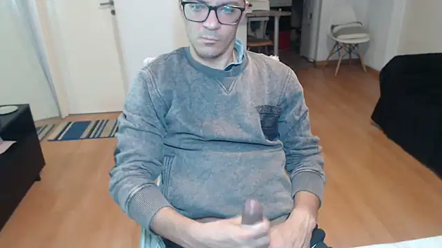 Snapshot of guachin_hunk chatting on 4, 7, 2026 guachin hunk online show from 4, 7, 2026