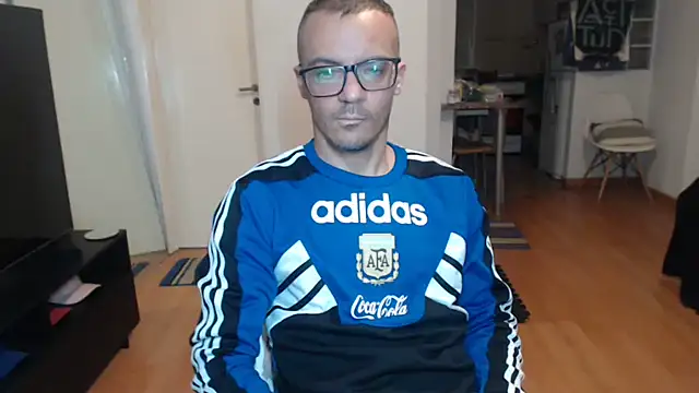 Snapshot of guachin_hunk chatting on 18, 7, 2026 guachin hunk online show from 18, 7, 2026