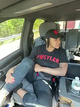 HaloRodeoLover2 online show from 18, 4, 2026