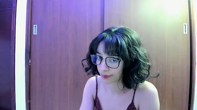 Snapshot of _Lunnaa_ chatting on 8, 12, 2024  Lunnaa  online show from 8, 12, 2024