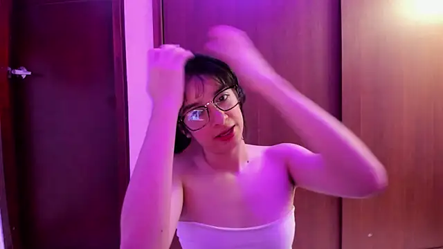 Snapshot of _Lunnaa_ chatting on 30, 12, 2024  Lunnaa  online show from 30, 12, 2024