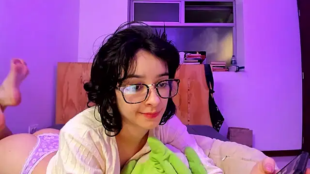 Snapshot of _Lunnaa_ chatting on 1, 1, 2025  Lunnaa  online show from 1, 1, 2025